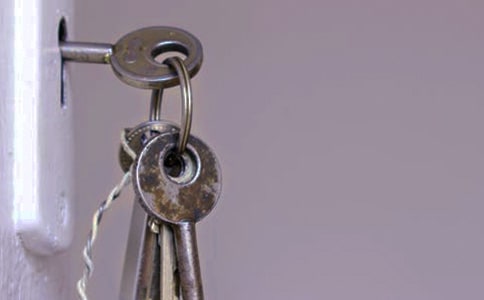 ������һ�ѽ�Կ�ס�˵�θ�
