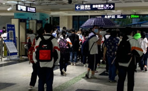 中学生入学申请书模板