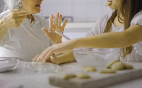 《月亮婆婆喜欢我》教案