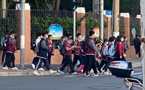 有关中学生休学申请书三篇